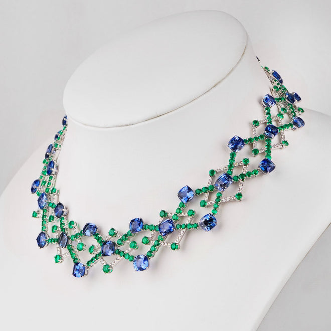 94.65 / 30.67 cts Blue Sapphire with Emerald Necklace