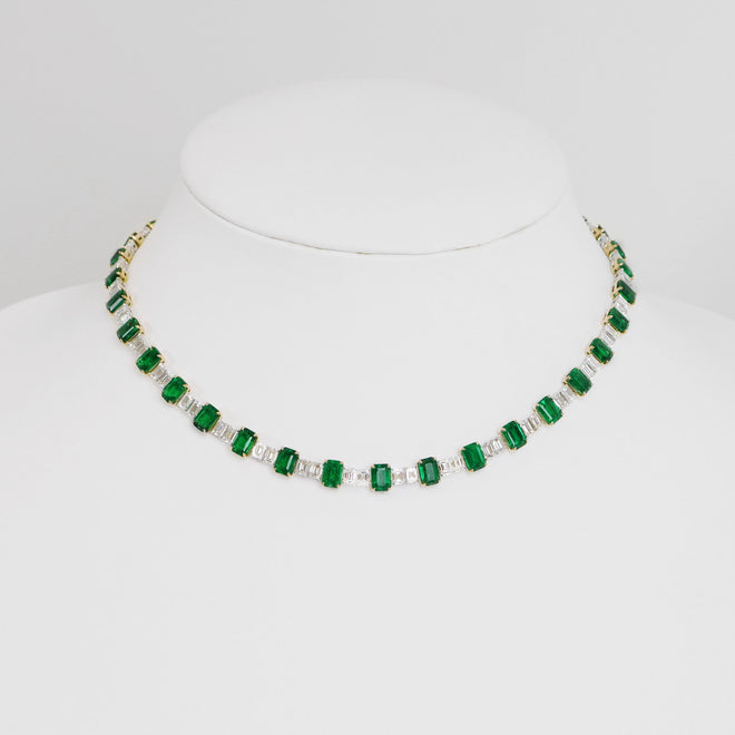 27.11 cts Emerald with Diamond Necklace (ENQUIRE)