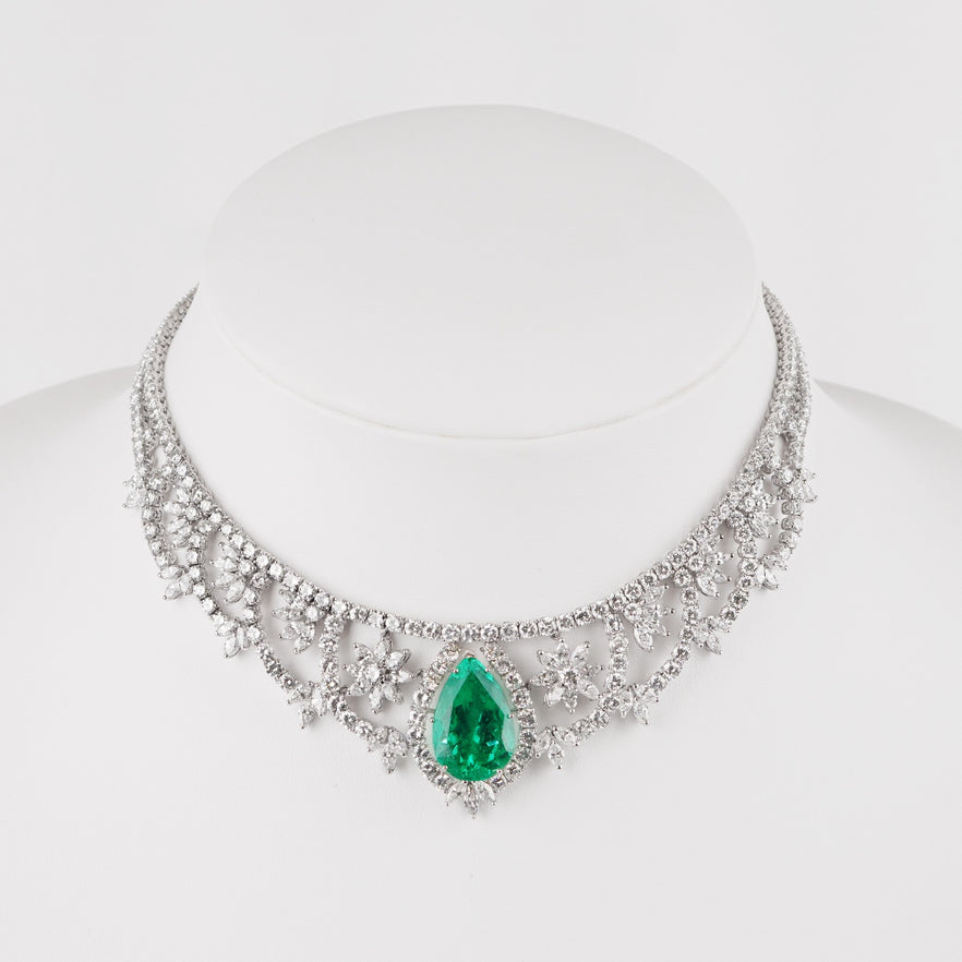 20.40 / 24.51 cts Colombian Emerald with Diamond Necklace