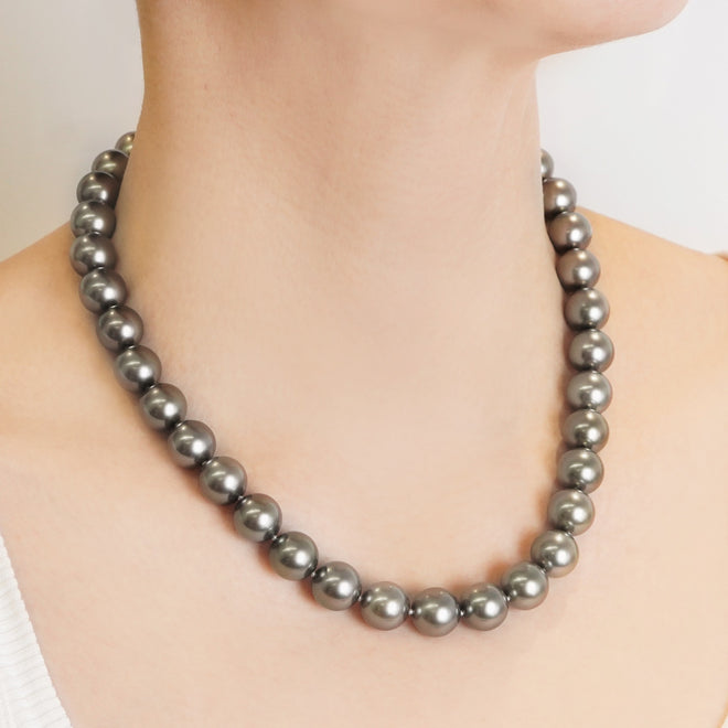 37.00 cts Black Pearls Necklace