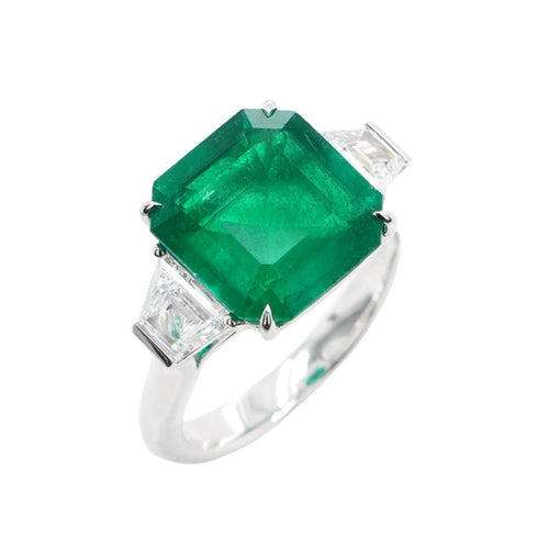 4.444 cts Minor Oil Colombian Emerald with Diamond Ring