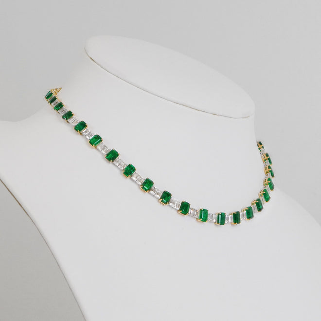  27.11 cts Emerald with Diamond Necklace (ENQUIRE)