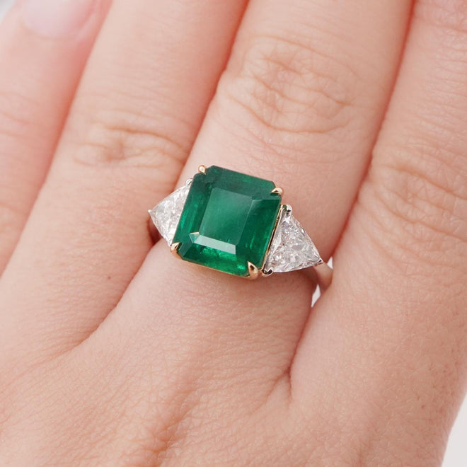 4.863 cts Octagon Emerald with Diamond Ring