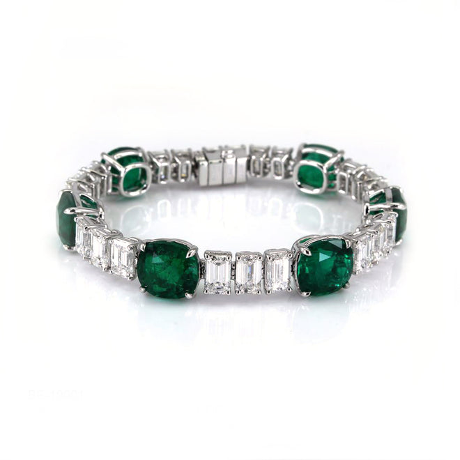 22.65 / 15.14 cts Minor Oil Colombian Emerald with Diamond Bracelet