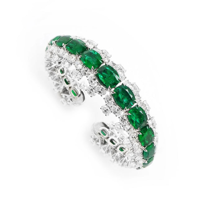 27.04 / 0.87 cts Emerald with Oval Diamond Bangle (ENQUIRE)