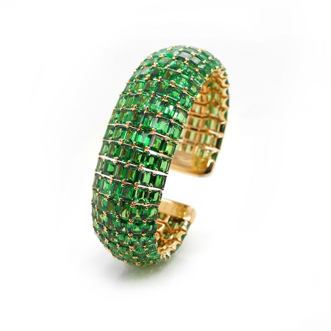 68.04 / 0.67 cts Octagon Tsavorite with Yellow Round Diamond Bangle