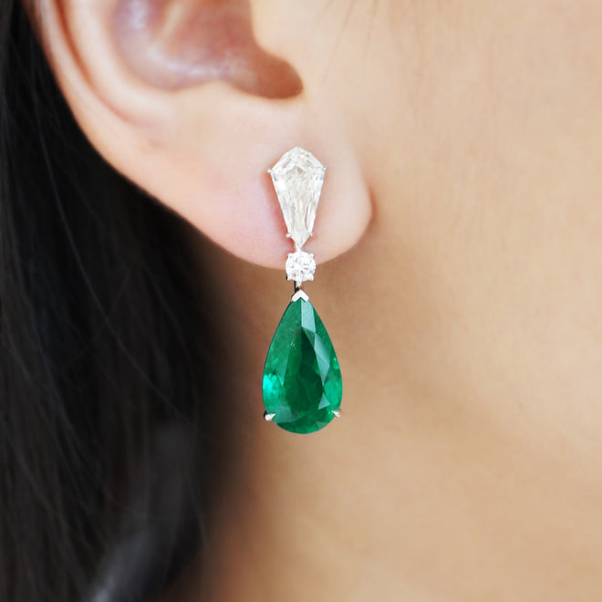 5.61 / 5.28 cts Minor Oil Colombian Emerald Earrings (ENQUIRE)