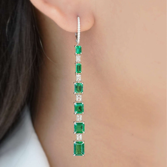7.66 cts Emerald with Carré Diamond Earrings