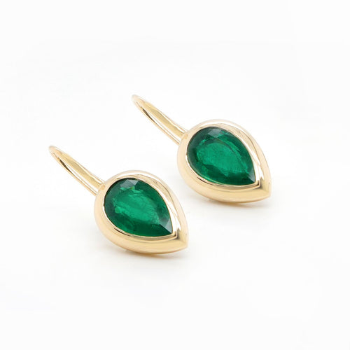 4.386 / 4.214 cts Pear Shape Emerald Earring