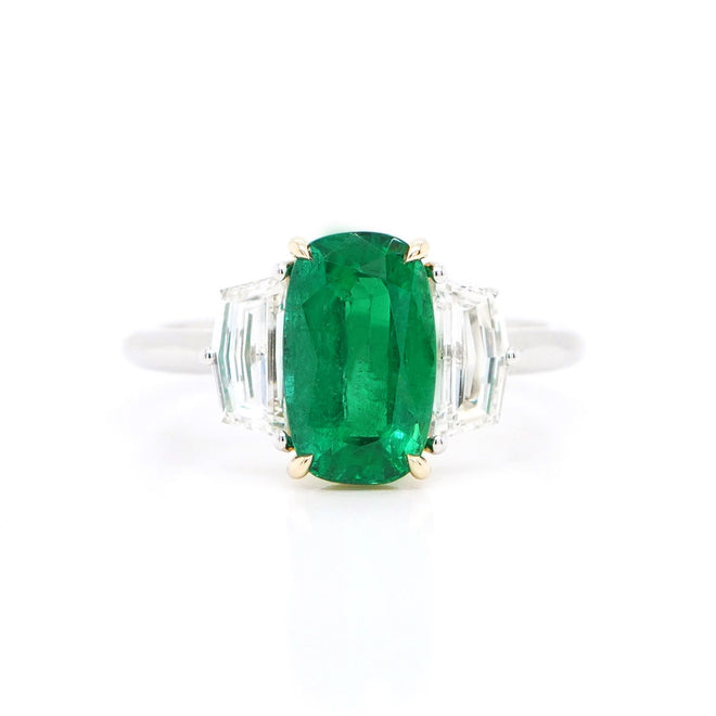 2.20 cts  Emerald with Diamond Ring