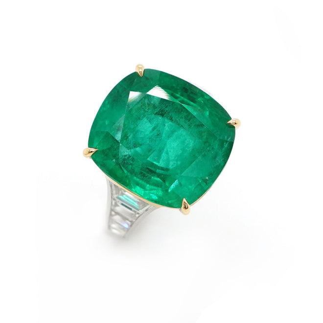  15.26 cts  Emerald with Diamond Ring