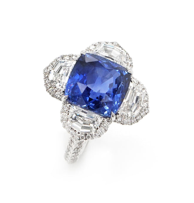 8.56 cts Blue Sapphire with Diamond Ring