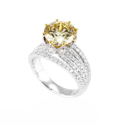 3.00 cts Round Brilliant Yellow Diamond Ring