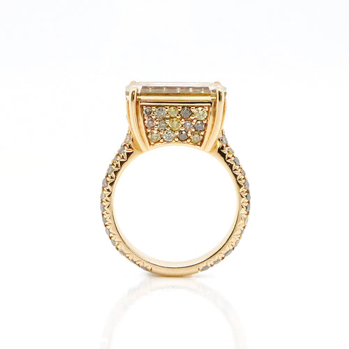 3.01 cts Emerald cut Fancy Diamond Ring