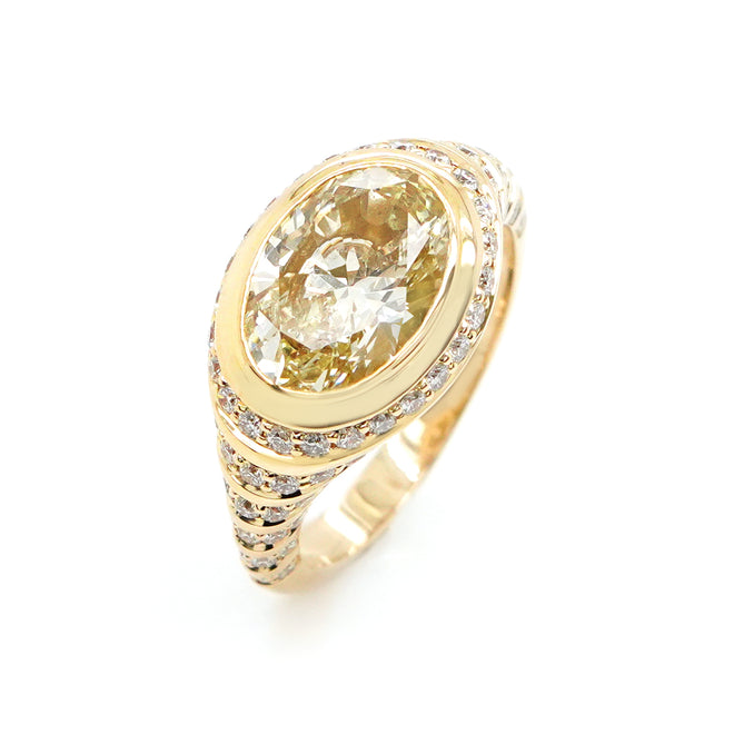 2.01 cts Fancy Yellowish Diamond Pinky Ring