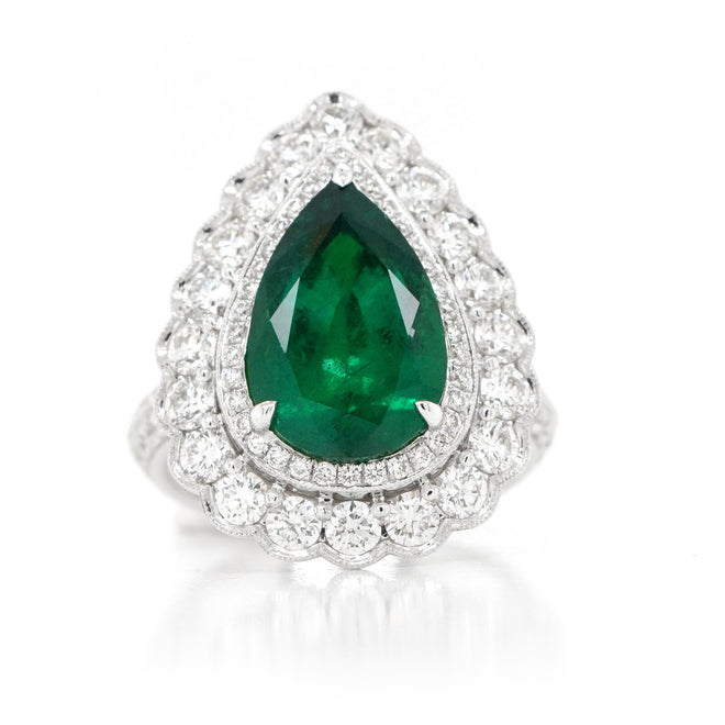 3.87 cts Emerald with Diamond Ring