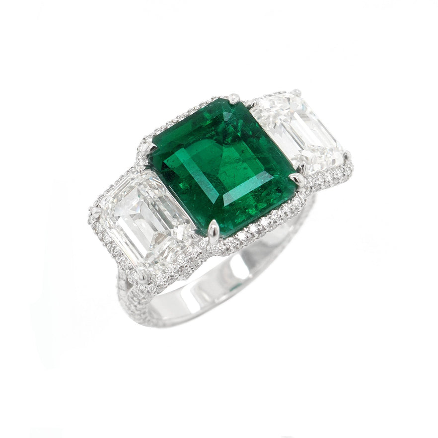 5.45 cts Emerald with Diamond Ring (ENQUIRE)