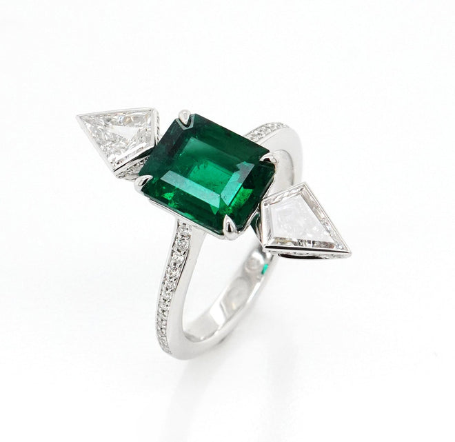 2.48 cts Emerald with Diamond Ring