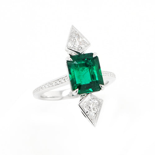 2.48 cts Emerald with Diamond Ring