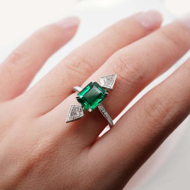 2.48 cts Emerald with Diamond Ring