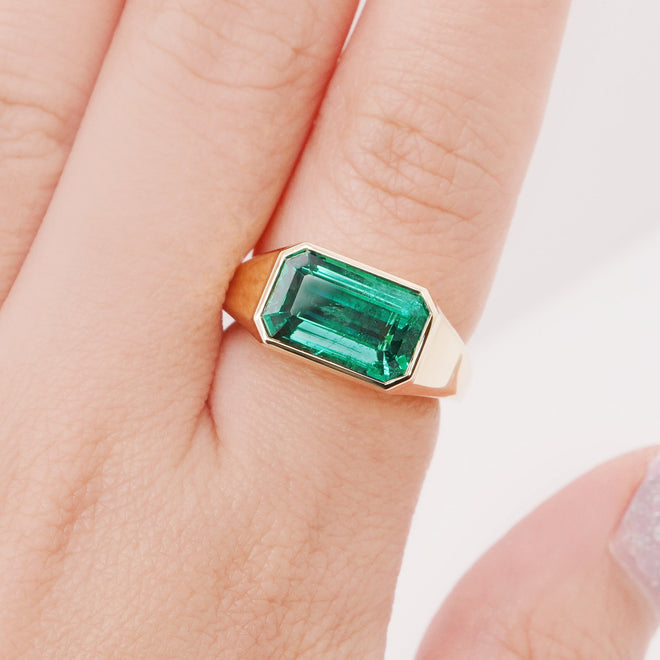 3.89 cts Octagon Emerald Ring