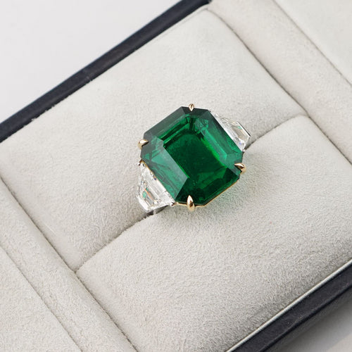 RE-25014-16.53 cts Emerald with Diamond Ring