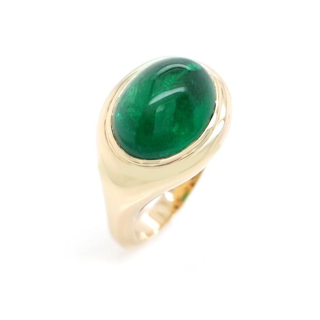 7.941 cts Oval Cabuchon Emerald Ring