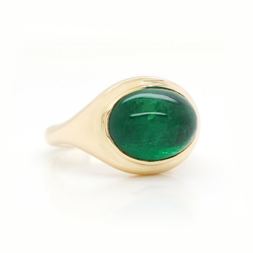 7.941 cts Oval Cabuchon Emerald Ring