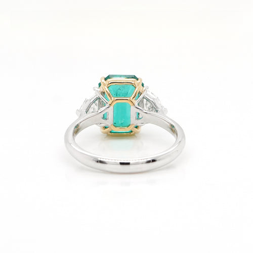 3.78 cts Octagon Emerald with Diamond Ring
