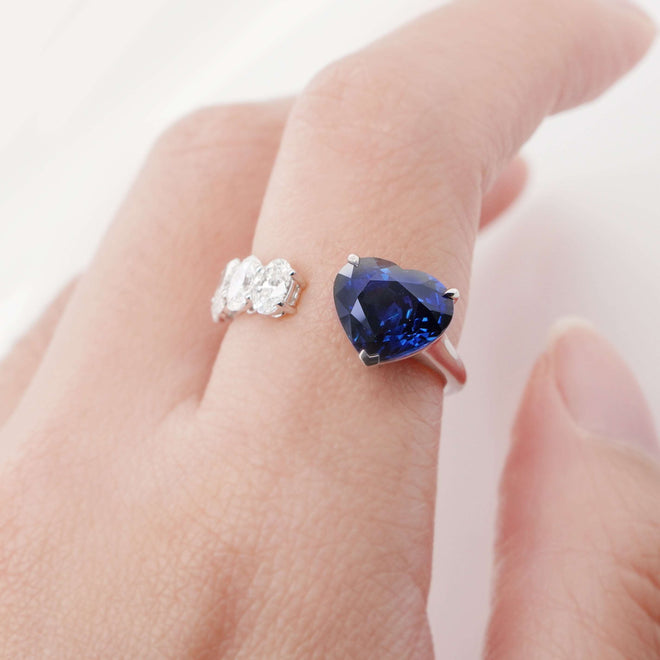 3.14 cts Blue Sapphire with Diamond Ring