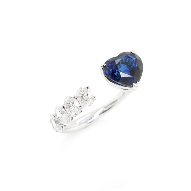 3.14 cts Blue Sapphire with Diamond Ring