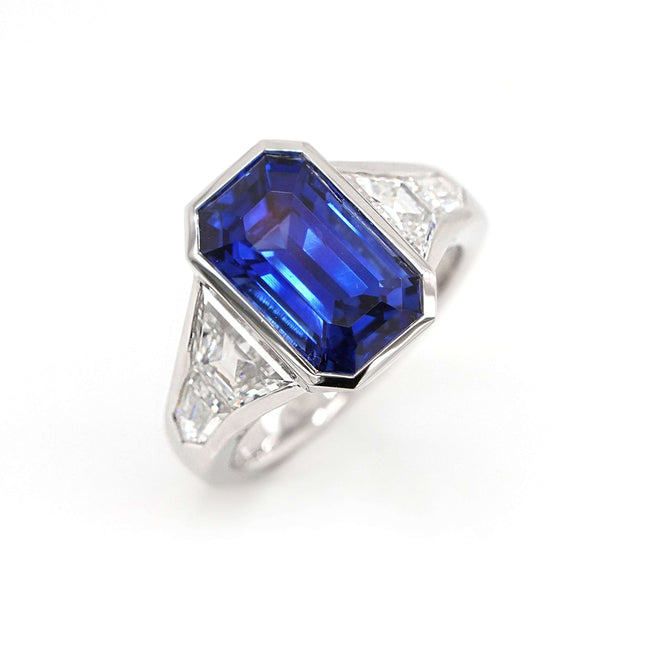 5.03 cts Blue Sapphire Ring