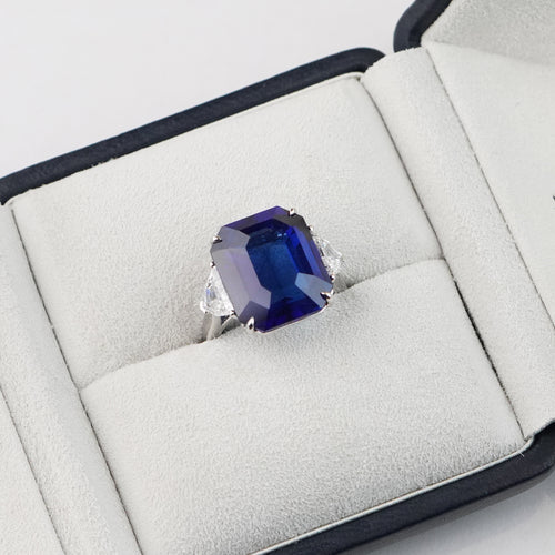 18.60 cts Blue Octagon Sapphire with Diamond Ring ( ENQUIRE)