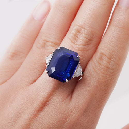 18.60 cts Blue Octagon Sapphire with Diamond Ring ( ENQUIRE)