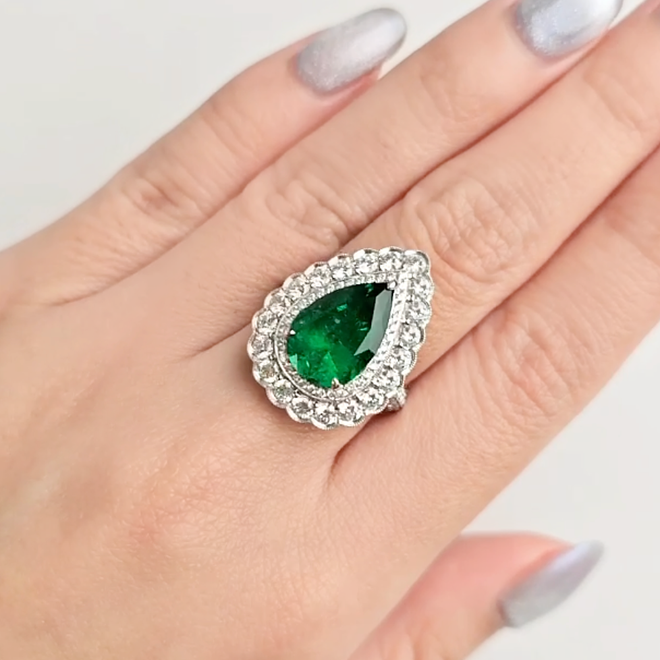 3.87 cts Emerald with Diamond Ring