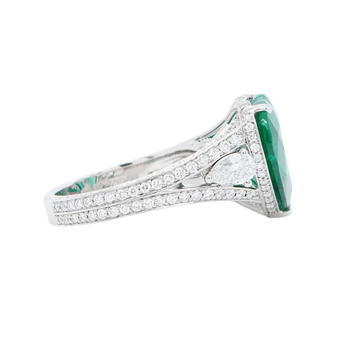 5.780 cts Heart Shape Emerald with Diamond Ring (ENQUIRE)