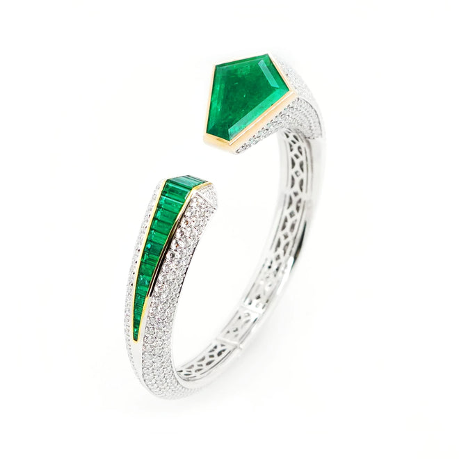 11.39 / 1.89 cts Minor Oil Colombian Emerald with Diamond Pavé Bracelet (ENQUIRE)