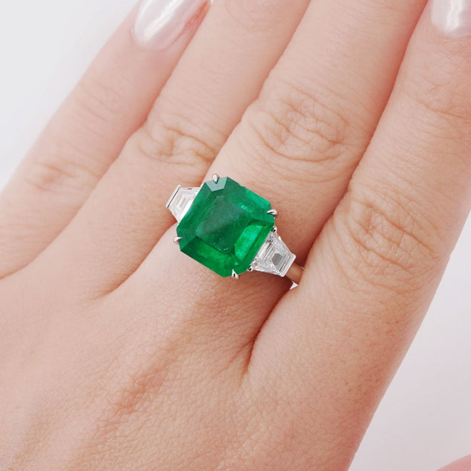 4.444 cts Minor Oil Colombian Emerald with Diamond Ring