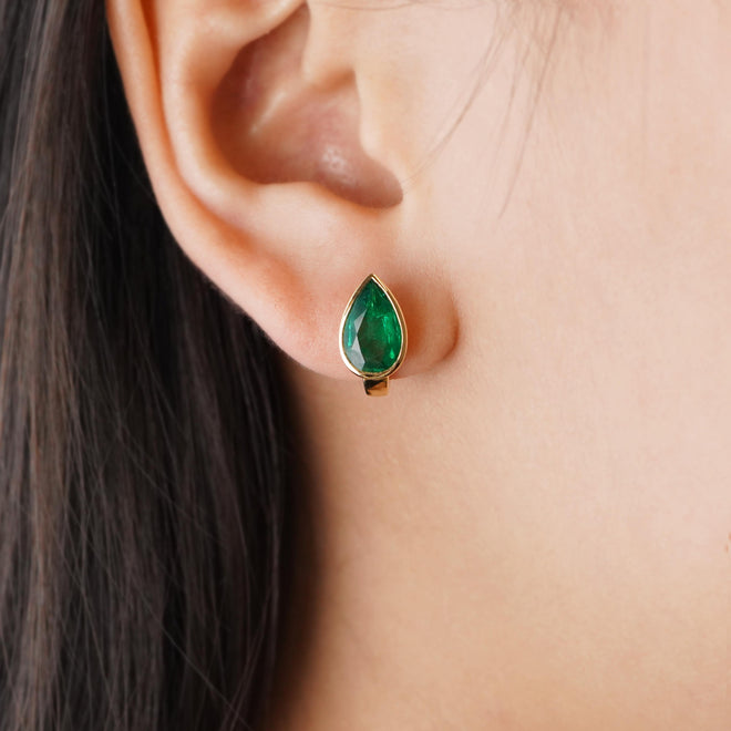 ee-25016-1.42  1.61 cts Minor Oil Pear Shape Emerald Studs
