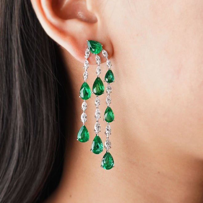 ee-25021-16.70  3.921 cts Minor Oil Pear Shape Emerald with Diamond Earrings