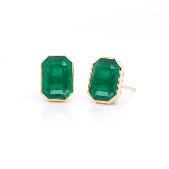 ee-25022-4.743  4.506 cts Minor Oil Octagon Emerald Studs
