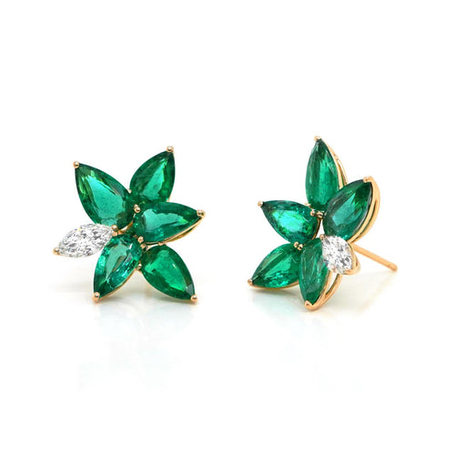 ee-25025-11.26  0.55  0.60 cts Minor Oil Pear Shape Emerald with Diamond Earrings