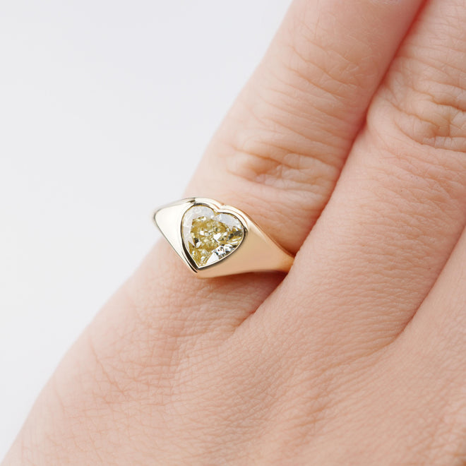 rd-25017 1.06ctsFancyIntenseYellowHeartShapeDiamondRing
