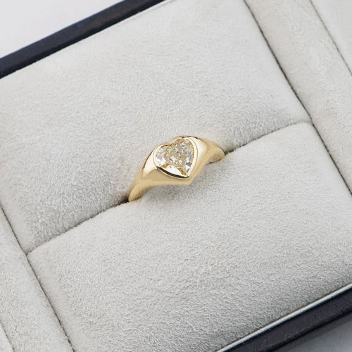 rd-25017 1.06ctsFancyIntenseYellowHeartShapeDiamondRing