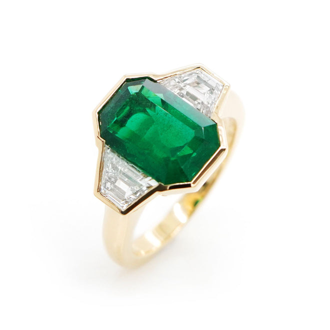 re-25025-4.153  0.68  0.55 cts Octagon Emerald Ring