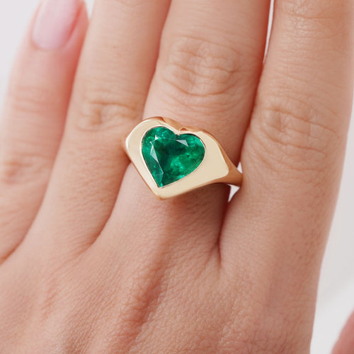 re-25026-3.368 cts Minor Oil Colombian Heart Shape Emerald Ring