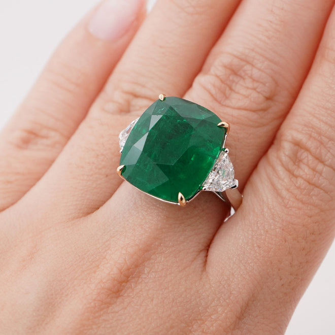 re-25027-20.967 cts Minor Oil Cushion Emerald Ring (ENQUIRE)